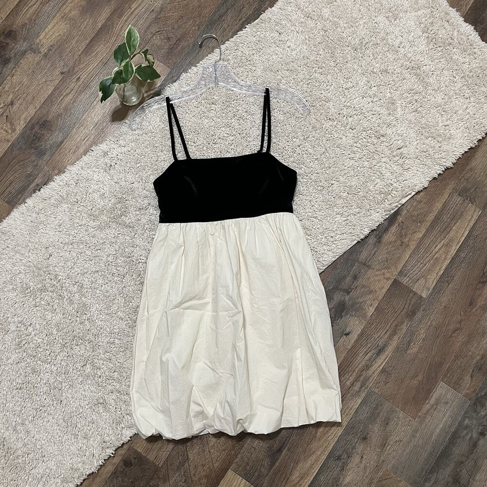 American Eagle Size XS Black Cream Velvet Babydoll Bubble Sleeveless Mini Dress